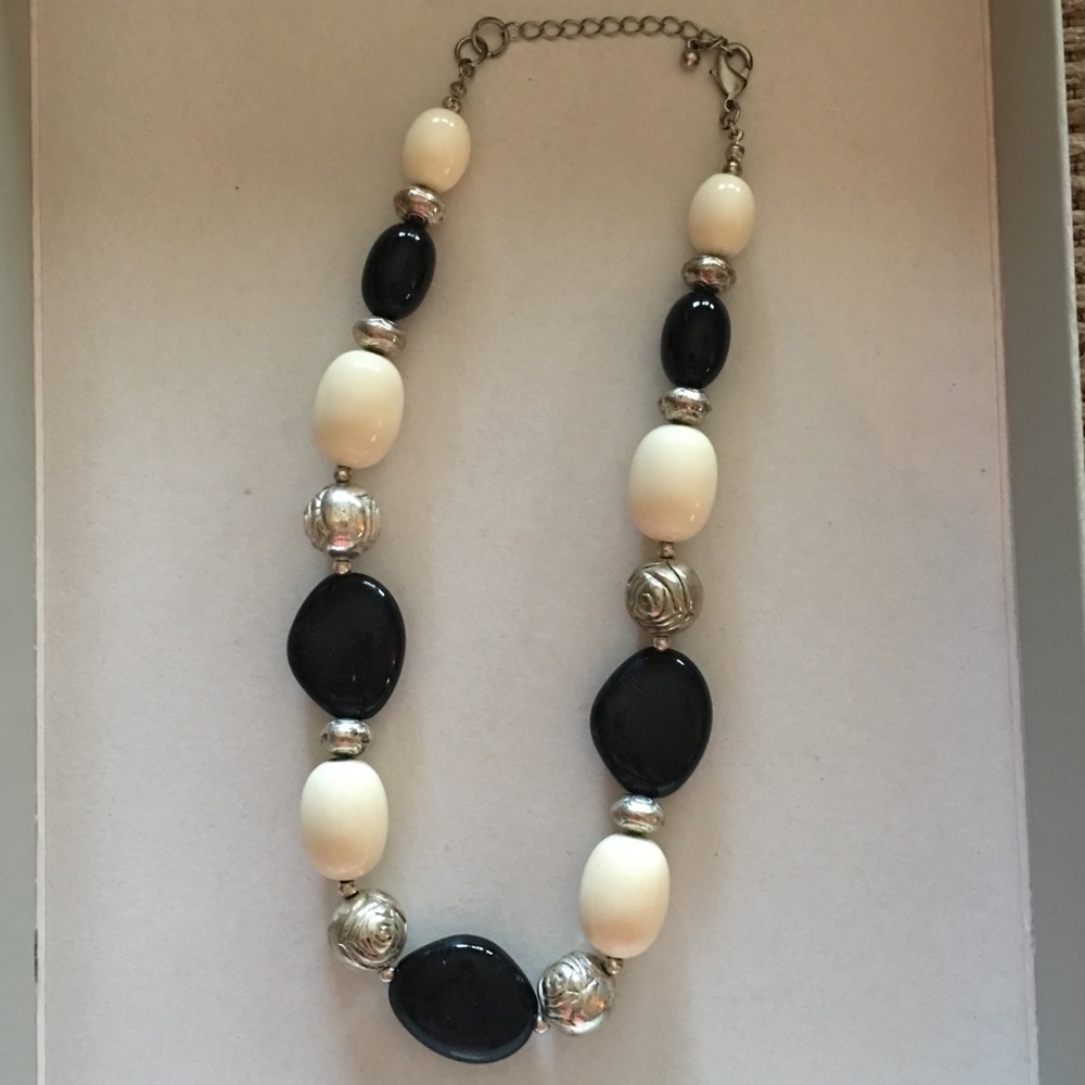 Pebble Style Necklace 🖤 2/$15 Eligible